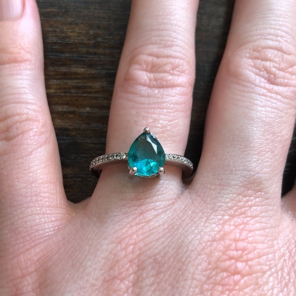 BOGO NWOT Costume jewelry ring, size 7 - Picture 2 of 3